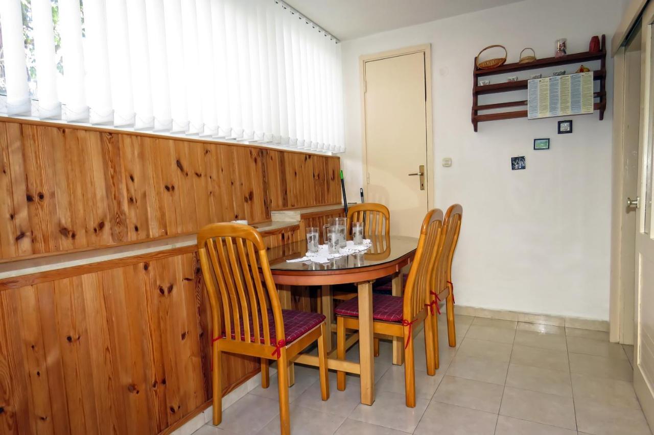 Apartments By The Sea Drasnice, Makarska - 5265 외부 사진